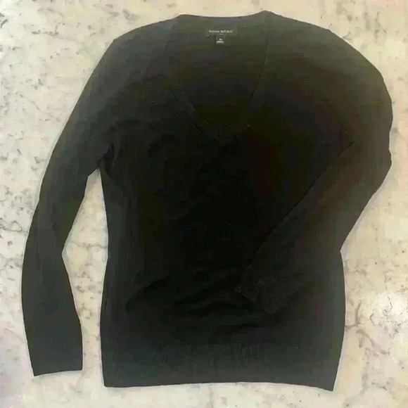 Banana Republic Sweaters - Black V-neck, Banana Republic knit sweater size medium